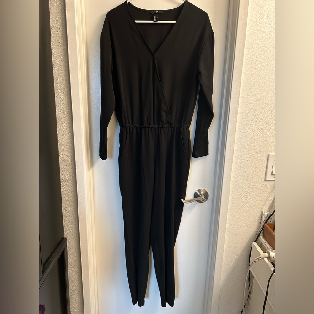 H&M long sleeve romper with pockets, size 6